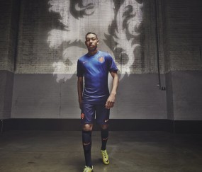 开云体育-巴尔韦德让比赛提前失去悬念，里昂狂胜曼联揭示现代足球的残酷逻辑