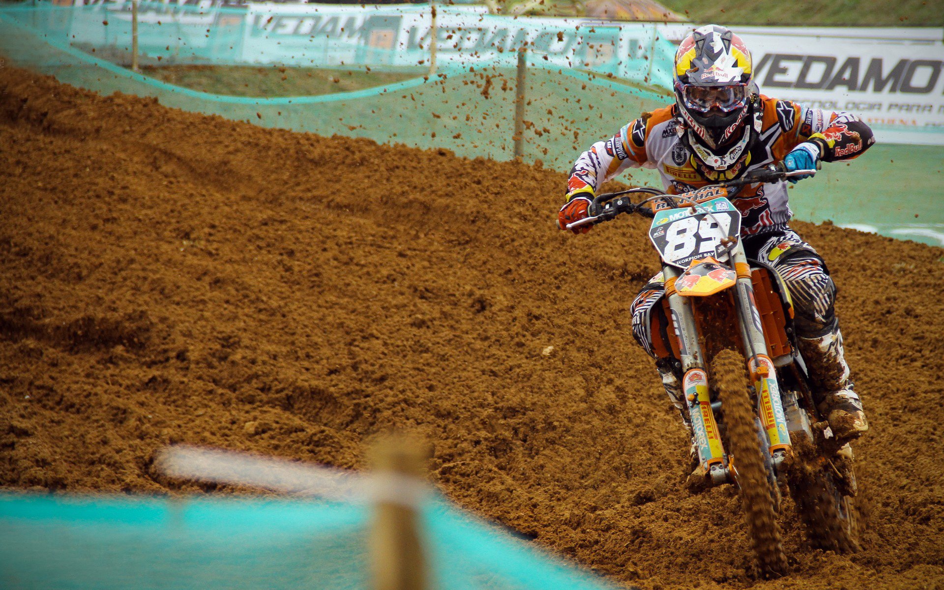 特奥连击撕裂银河战舰，当德国铁骑在伯纳乌扬起青春风暴