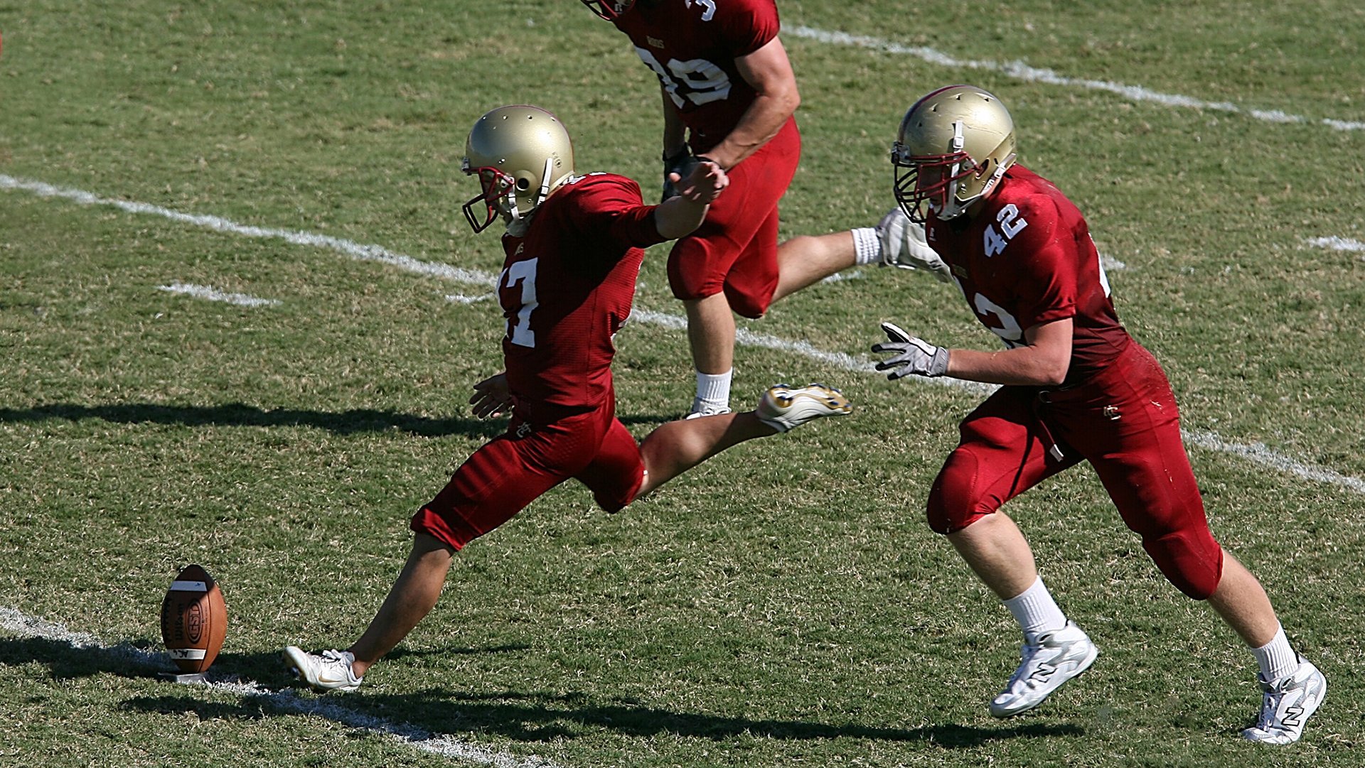 北美烽烟骤起，欧洲惊雷炸响，塔雷米率芬兰力克意大利，美加墨世界杯预演震撼足坛